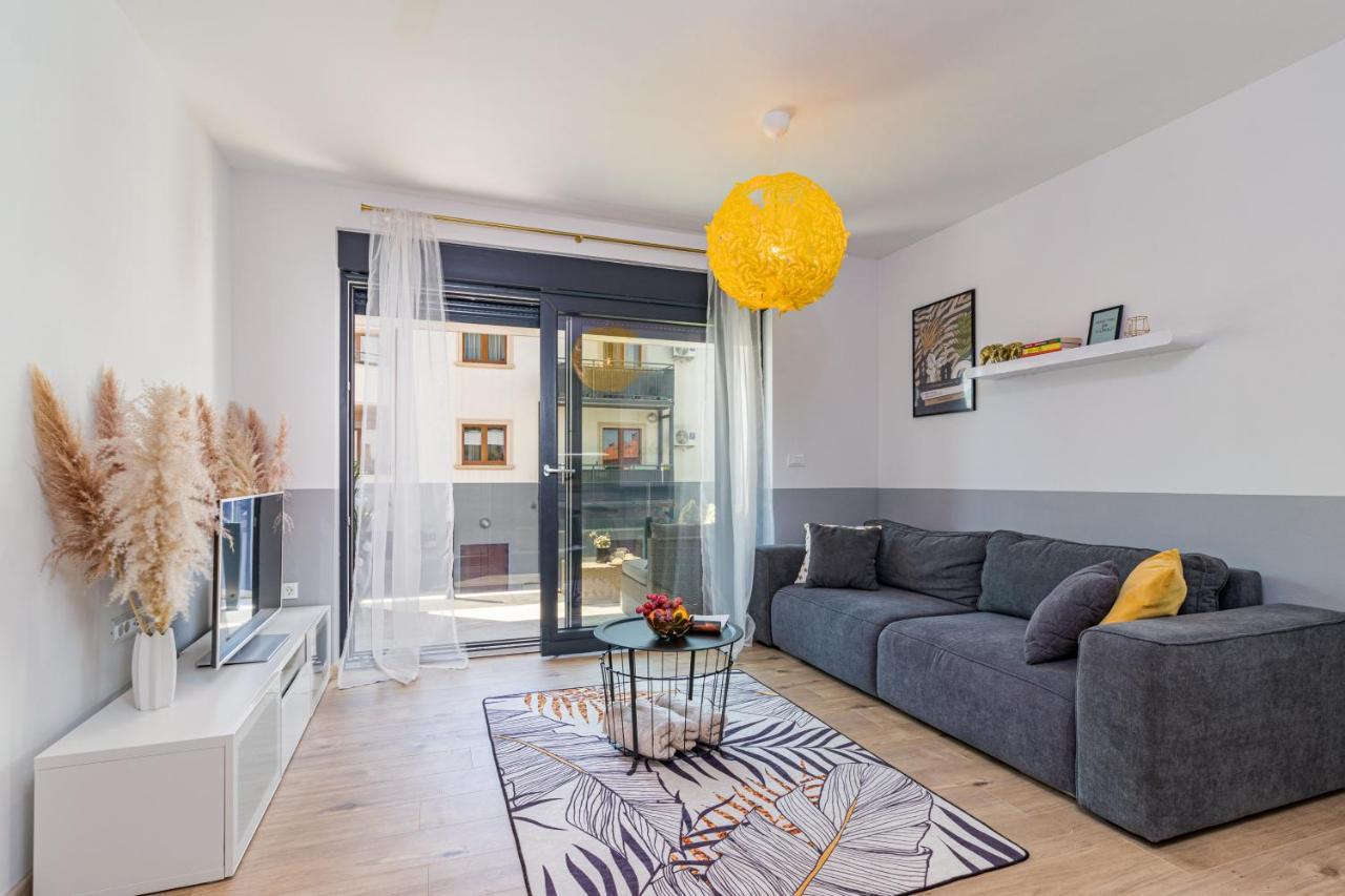 PUY Apartment M****, New City Apartment + Parking מראה חיצוני תמונה