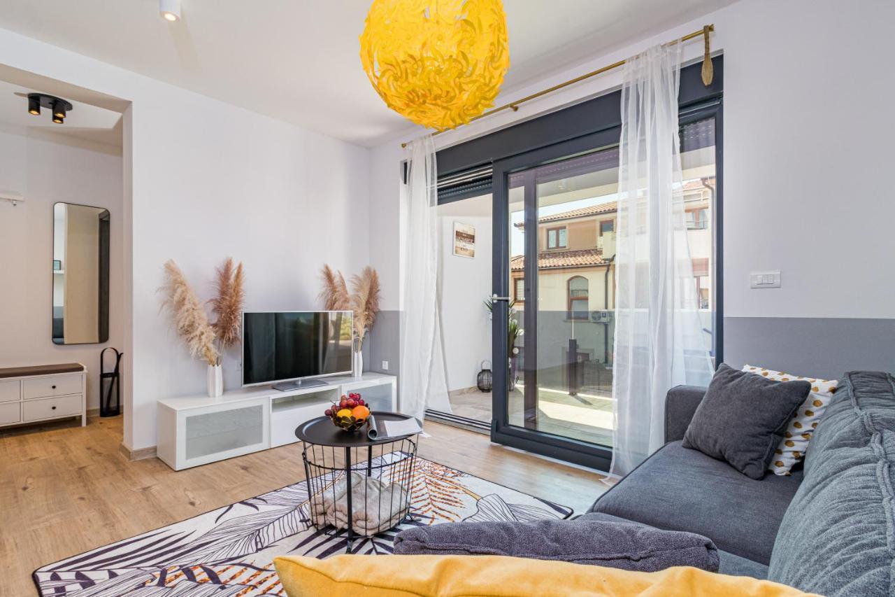 PUY Apartment M****, New City Apartment + Parking מראה חיצוני תמונה