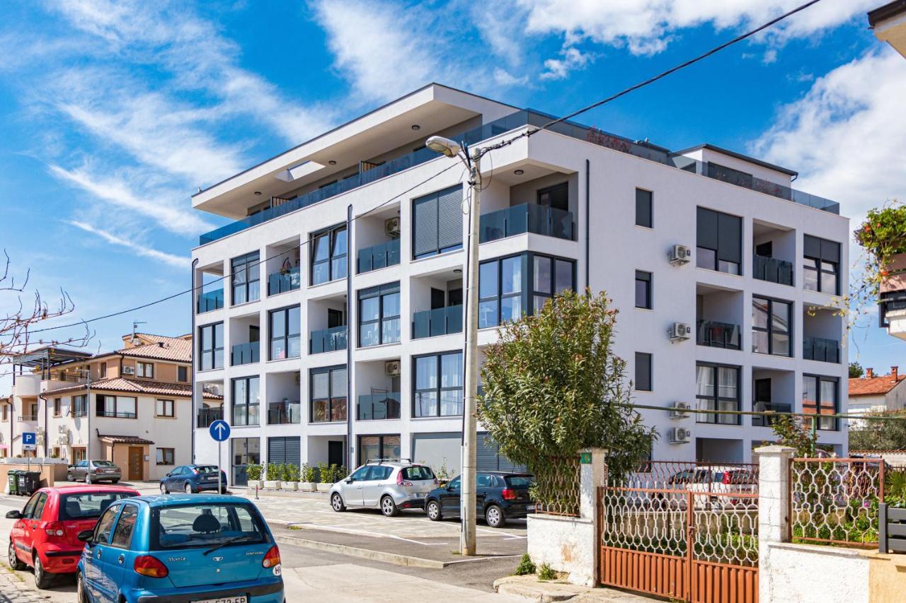 PUY Apartment M****, New City Apartment + Parking מראה חיצוני תמונה