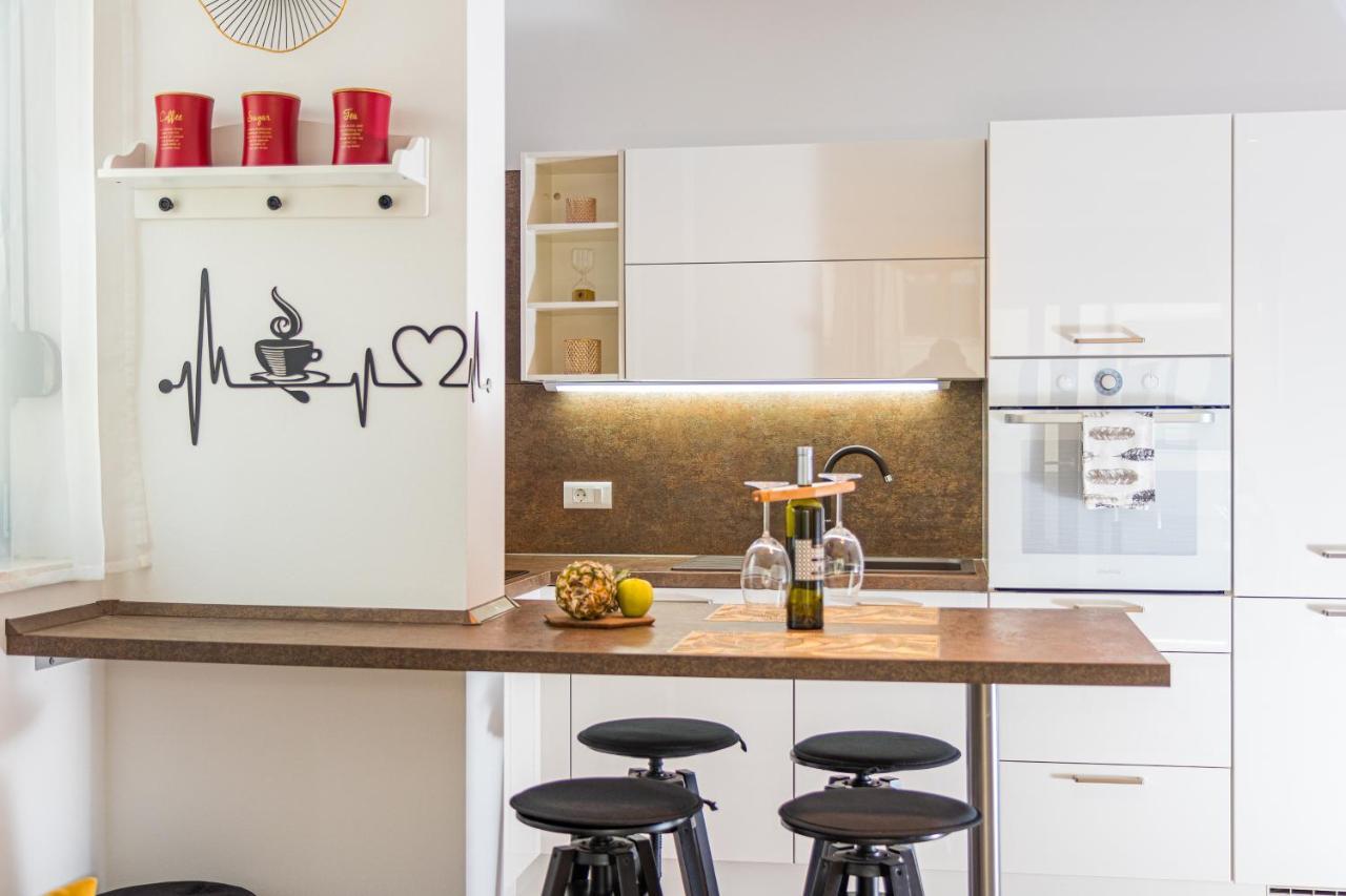 PUY Apartment M****, New City Apartment + Parking מראה חיצוני תמונה