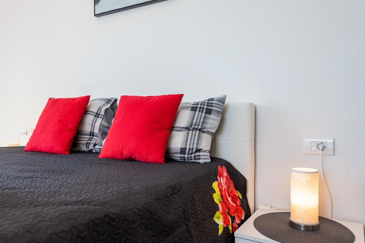PUY Apartment M****, New City Apartment + Parking מראה חיצוני תמונה
