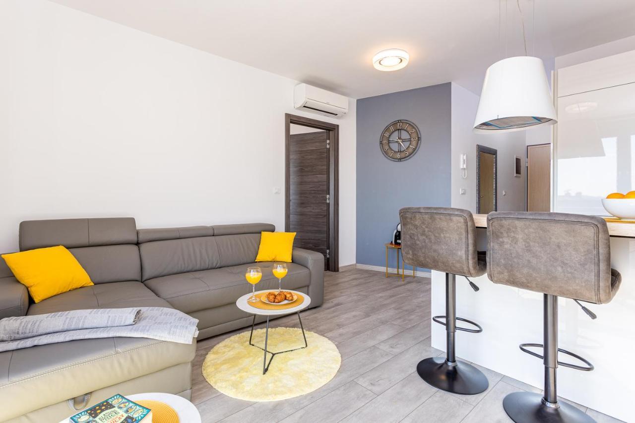 PUY Apartment M****, New City Apartment + Parking מראה חיצוני תמונה