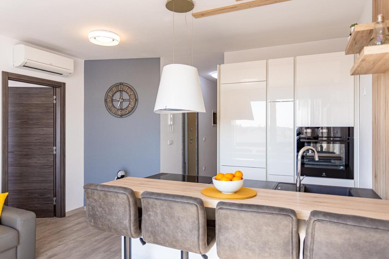 PUY Apartment M****, New City Apartment + Parking מראה חיצוני תמונה