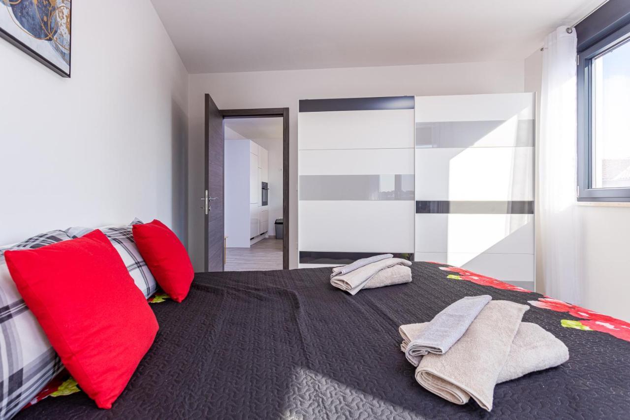 PUY Apartment M****, New City Apartment + Parking מראה חיצוני תמונה